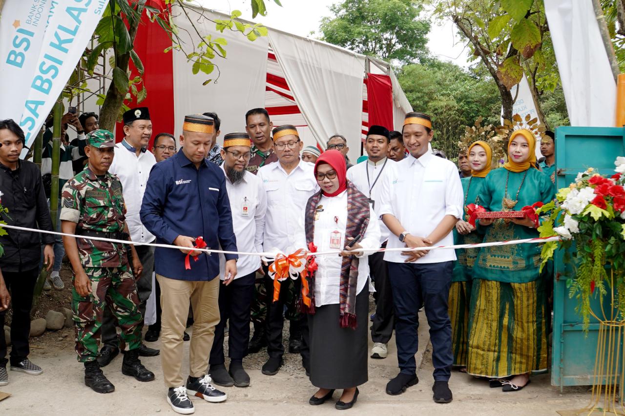Peresmian Desa BSI Parangbanoa...