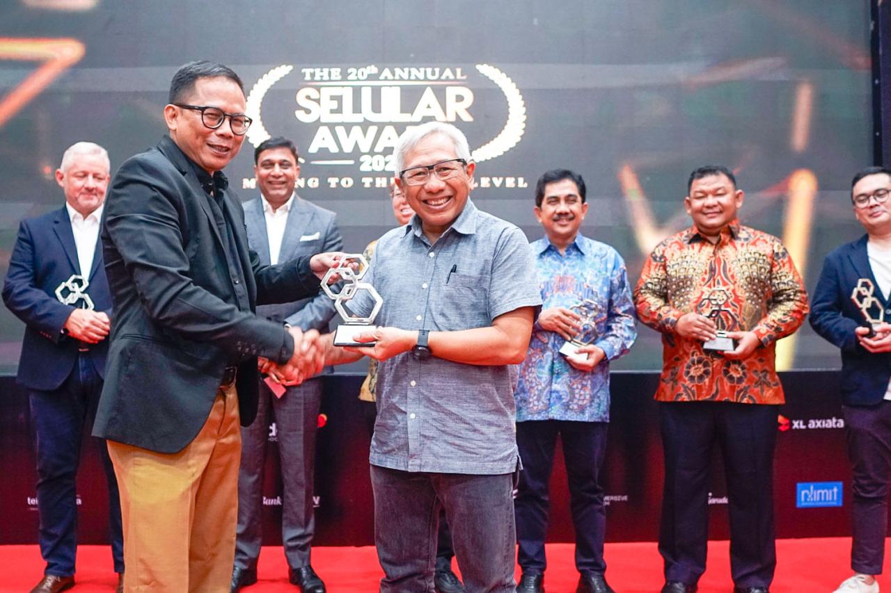 Indosat Raih Penghargaan...