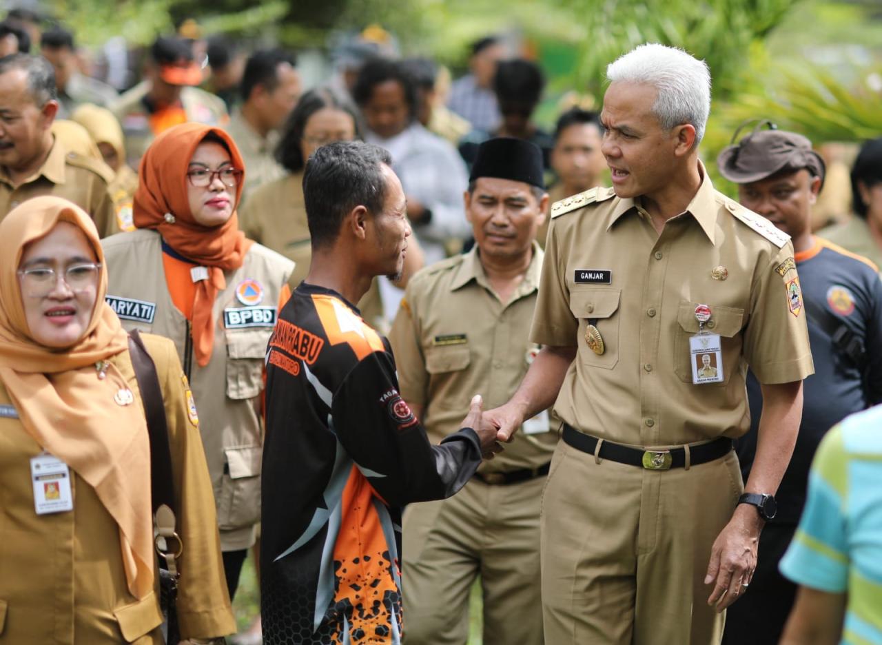 Ganjar Tinjau Sekolah...