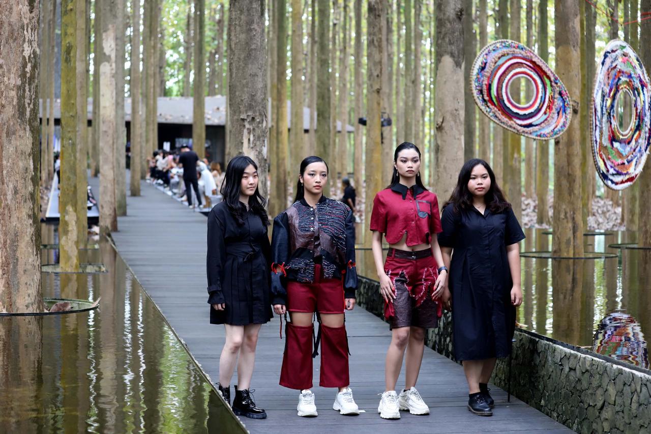 Kompetisi Fashion Besutan...