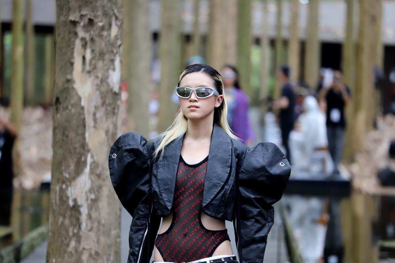 Kompetisi Fashion Besutan...