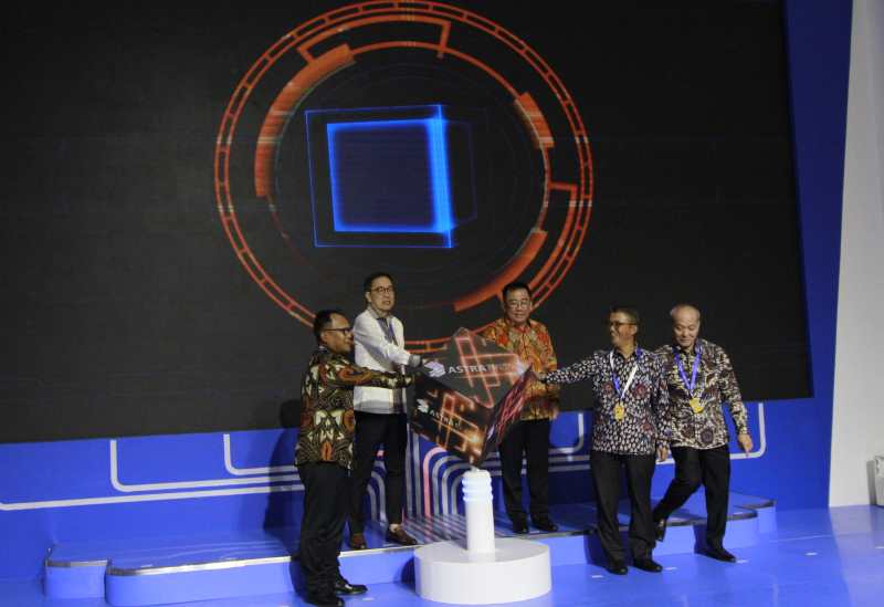 Resmi Dibuka, Booth...