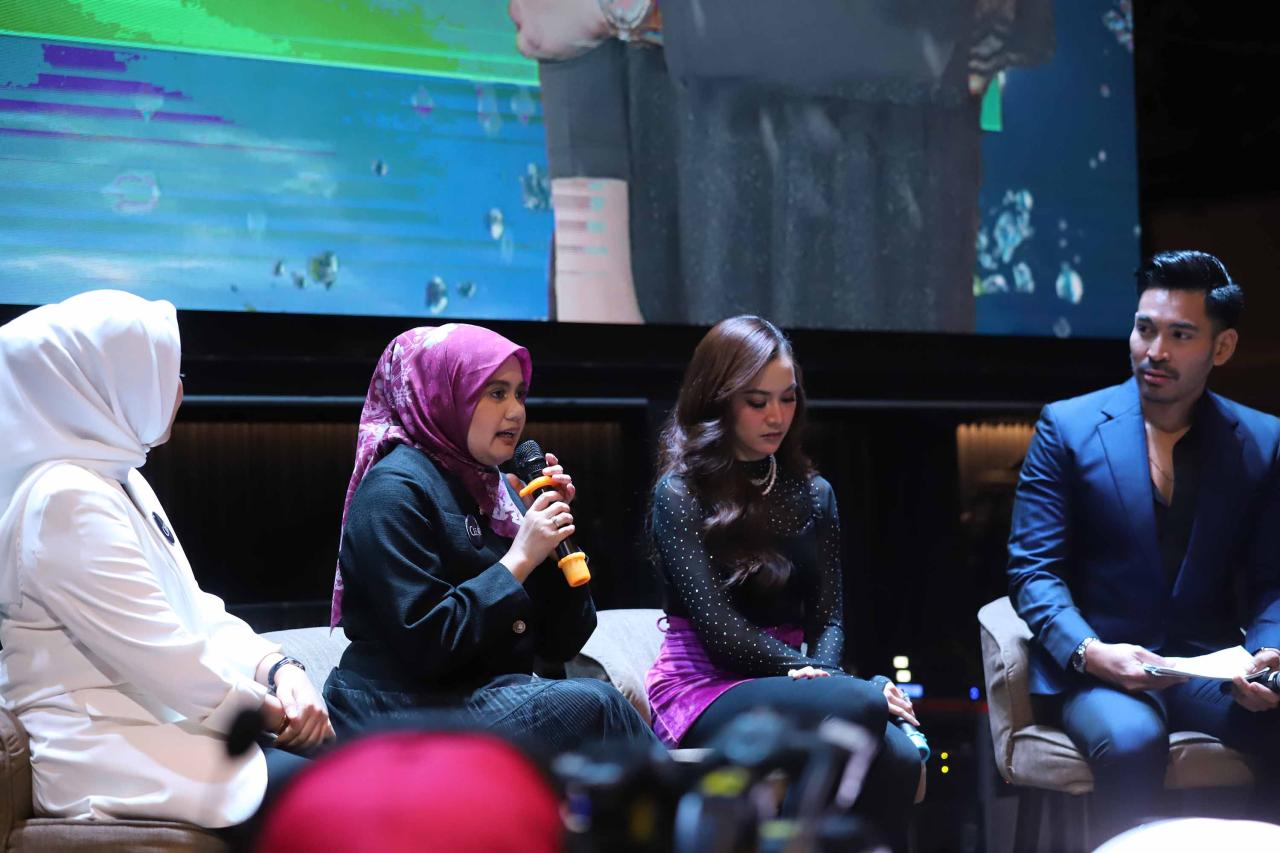 Exclusive Meet & Greet...