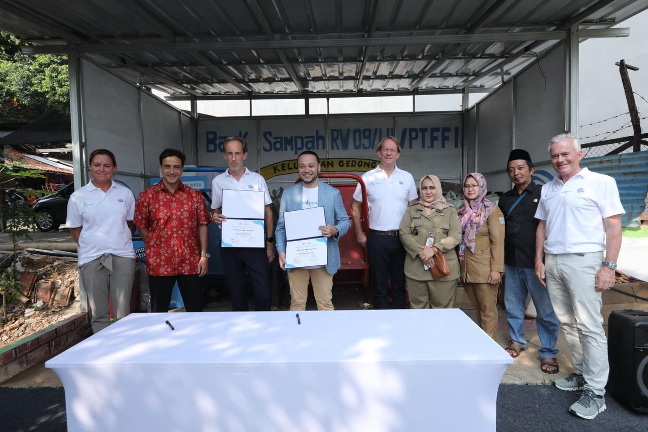 Frisian Flag Indonesia...