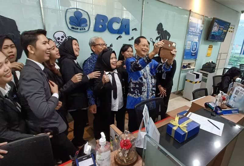 Rayakan Hari Pelanggan...