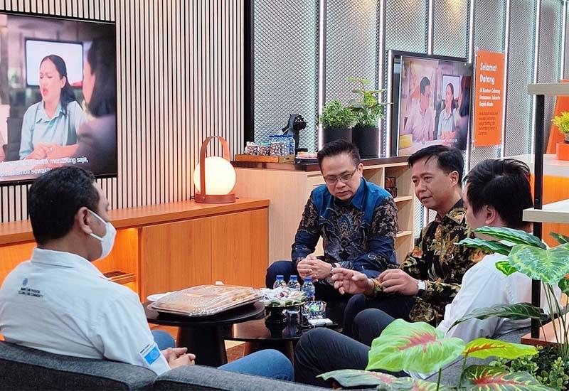 Danamon Tegaskan Komitmen...