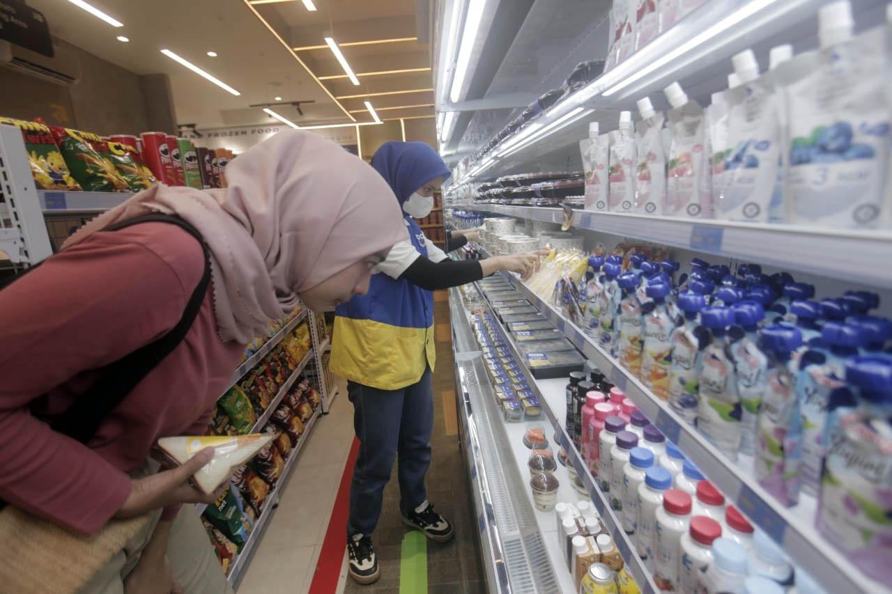 Hadir di Indonesia,...