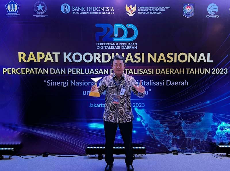 Bank DKI Raih Penghargaan...