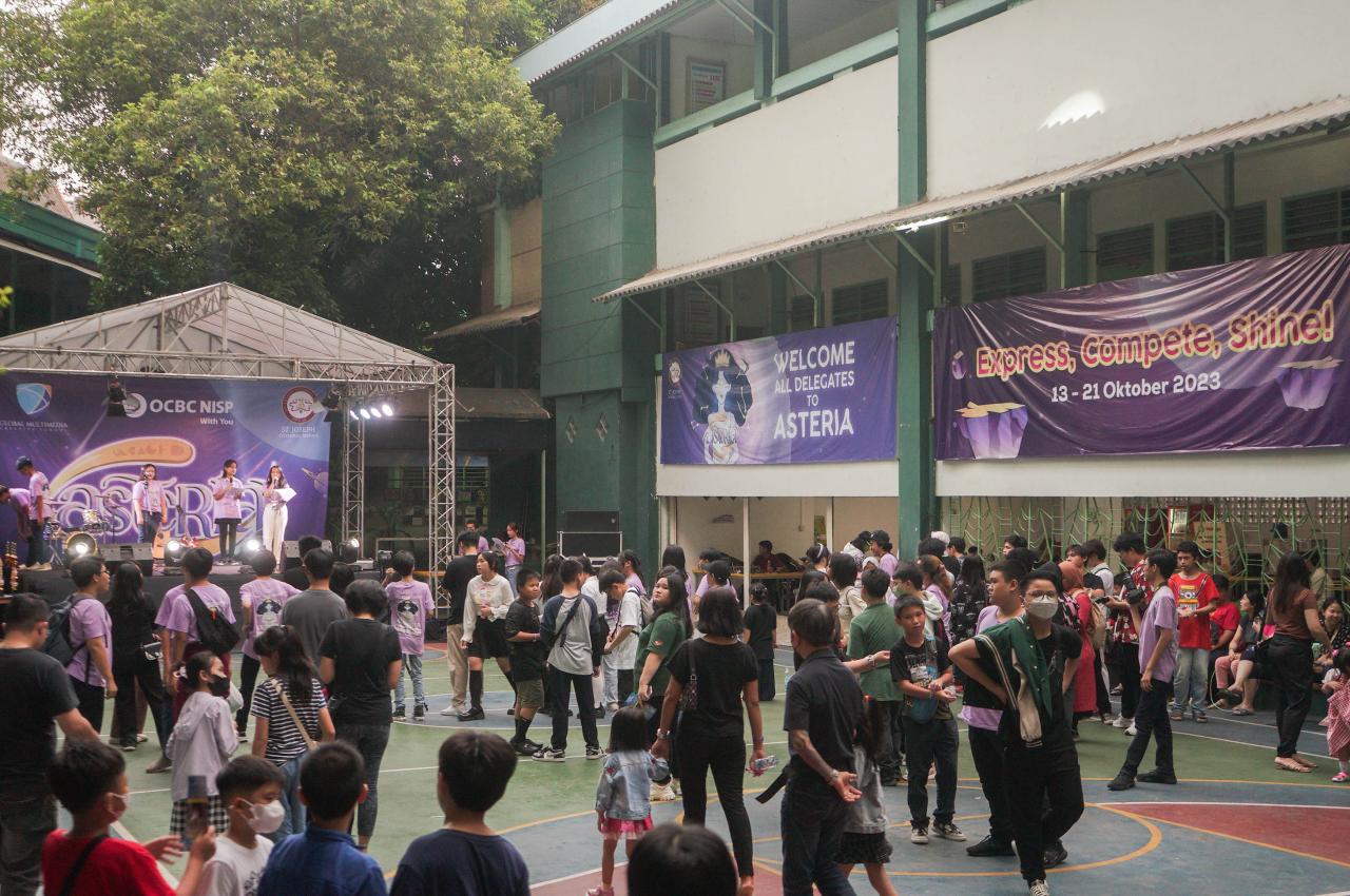 Potret Keseruan Puncak...
