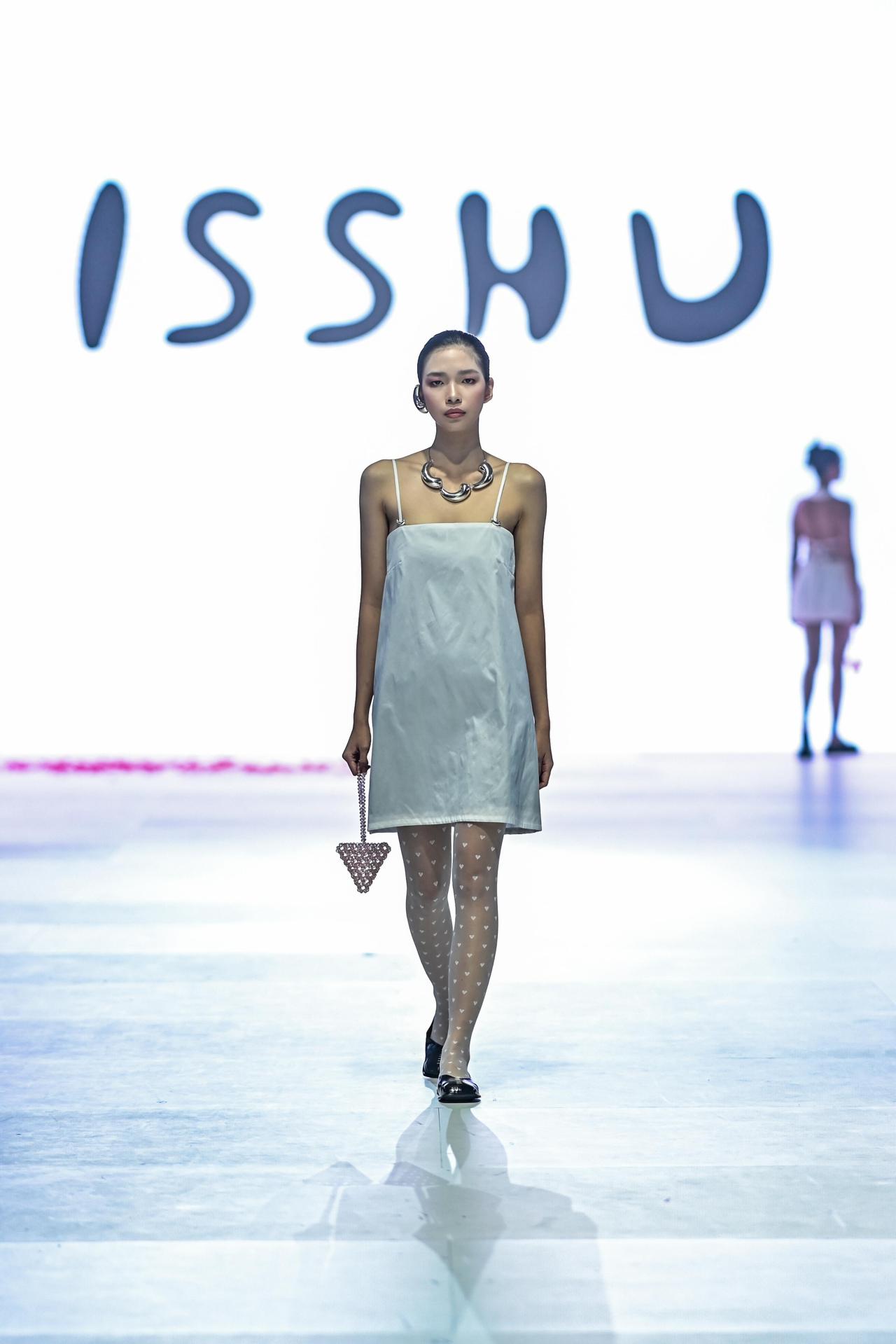 ISSHU Sabet Force Fashion...