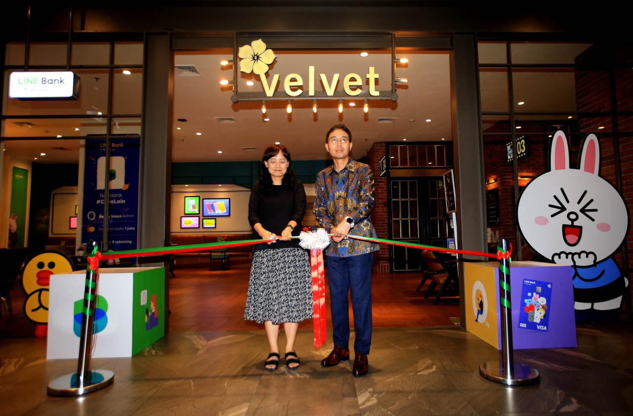 LINE Bank dan CGV Cinemas...