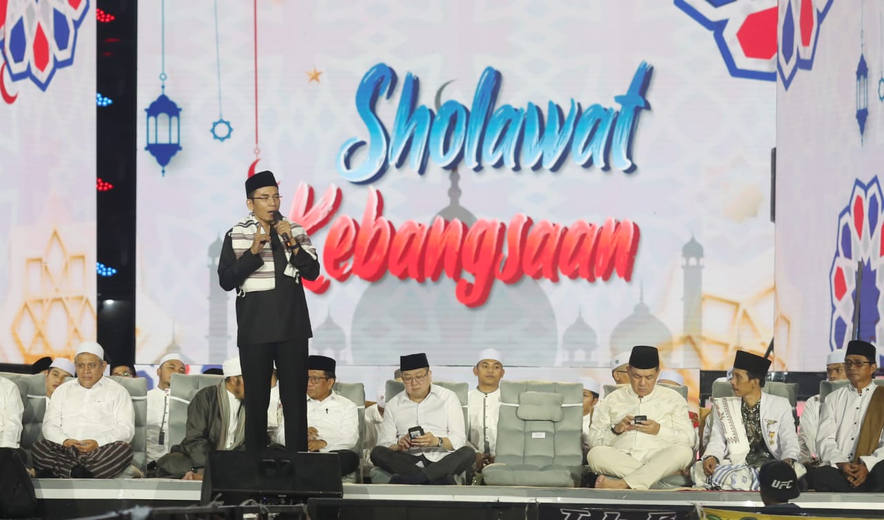 Mahfud MD dan HT Hadiri...
