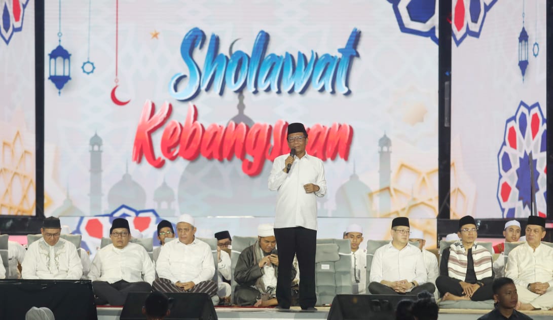 Mahfud MD dan HT Hadiri...