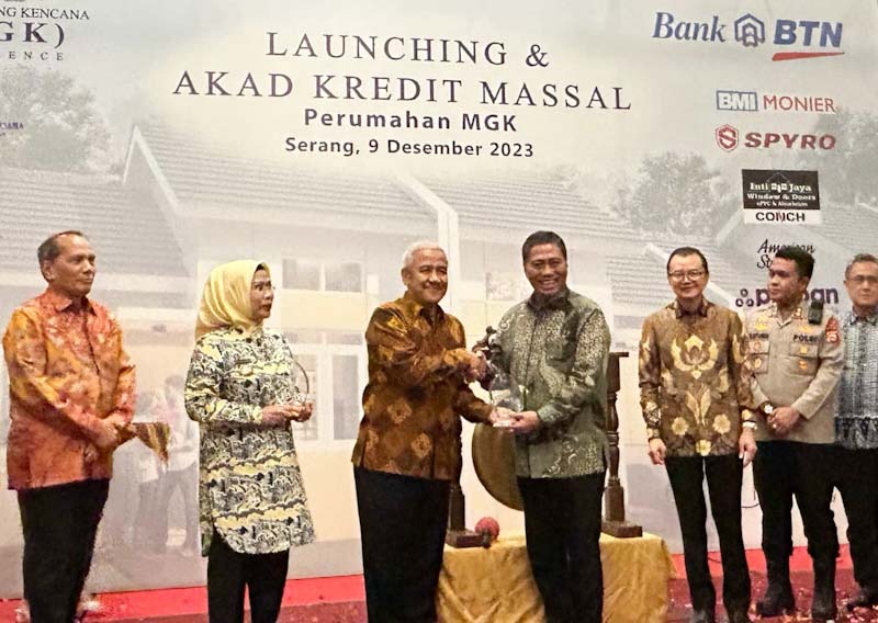 Rayakan HUT Ke-47, Bank...