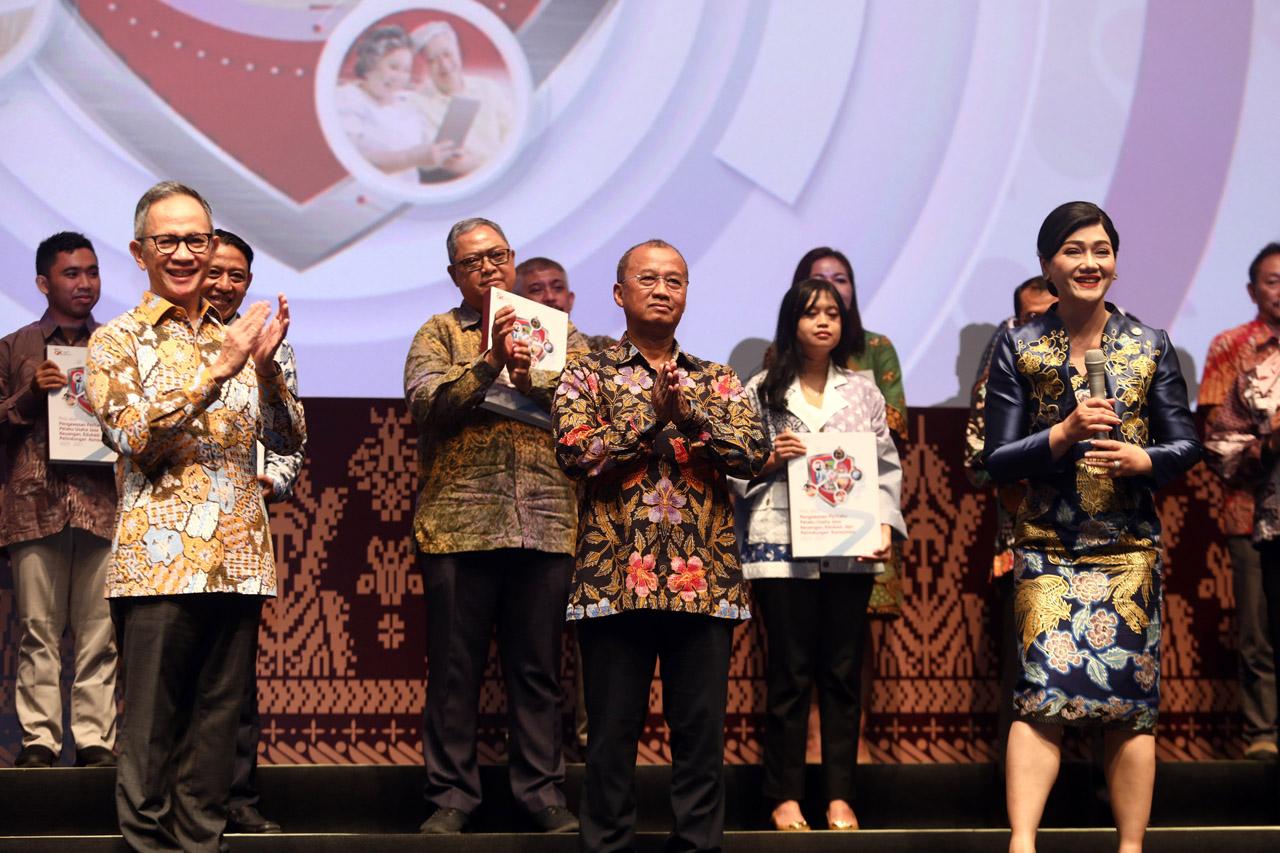 OJK Luncurkan Peta Jalan...