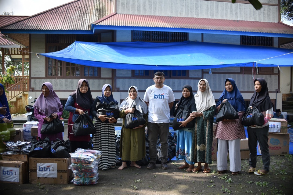 BTN Salurkan Bantuan...