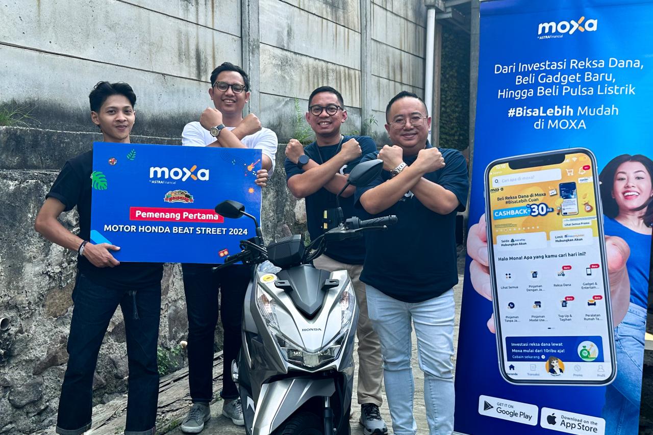 Moxa Serahkan Honda...