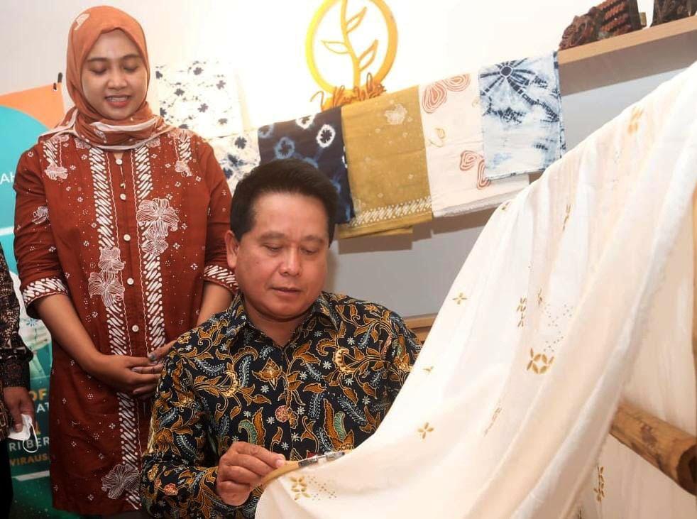 Komitmen Dukungan untuk...