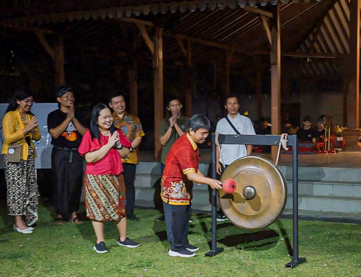 Melihat Pameran Kebangkitan...