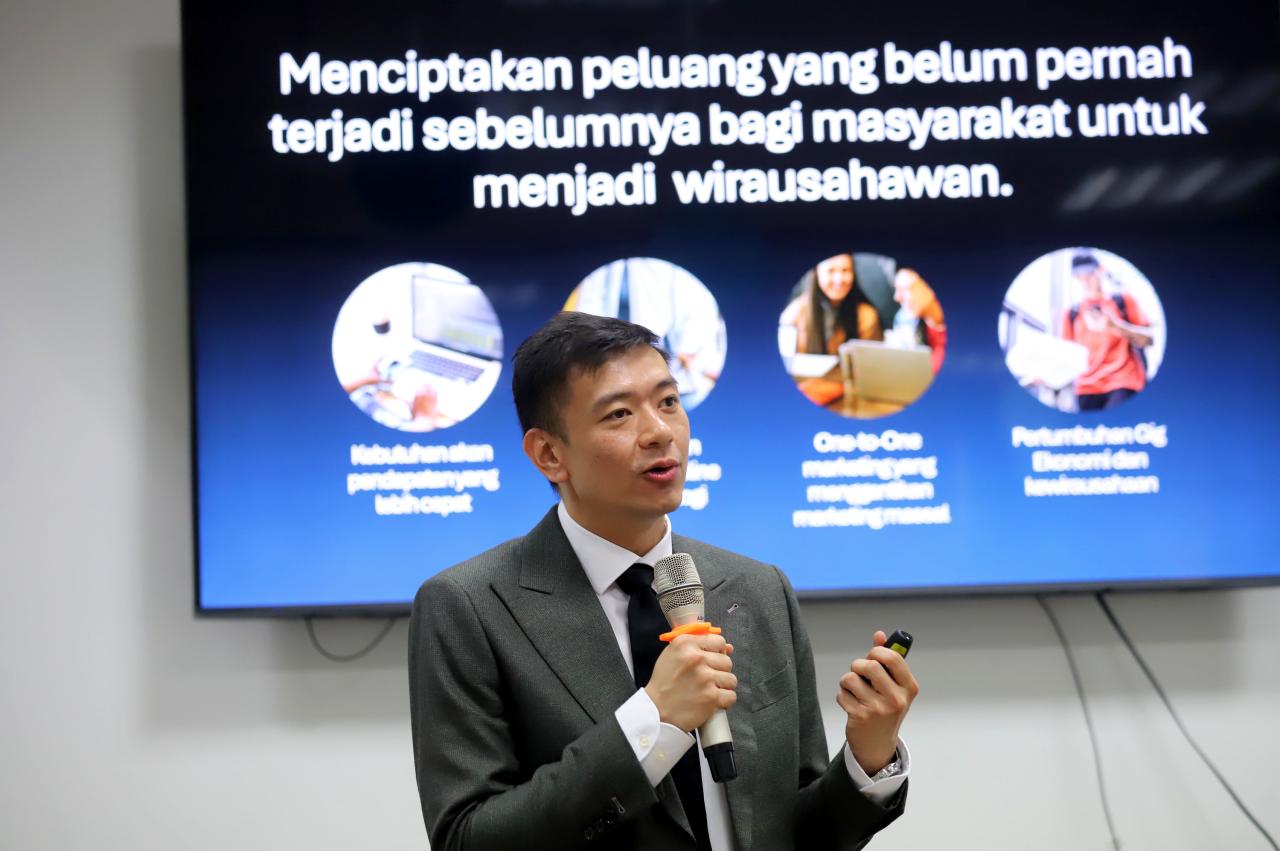 Ramaikan Pasar e-commerce,...