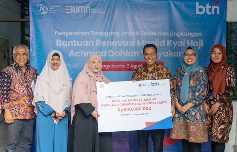 BTN Bantu Renovasi Masjid...