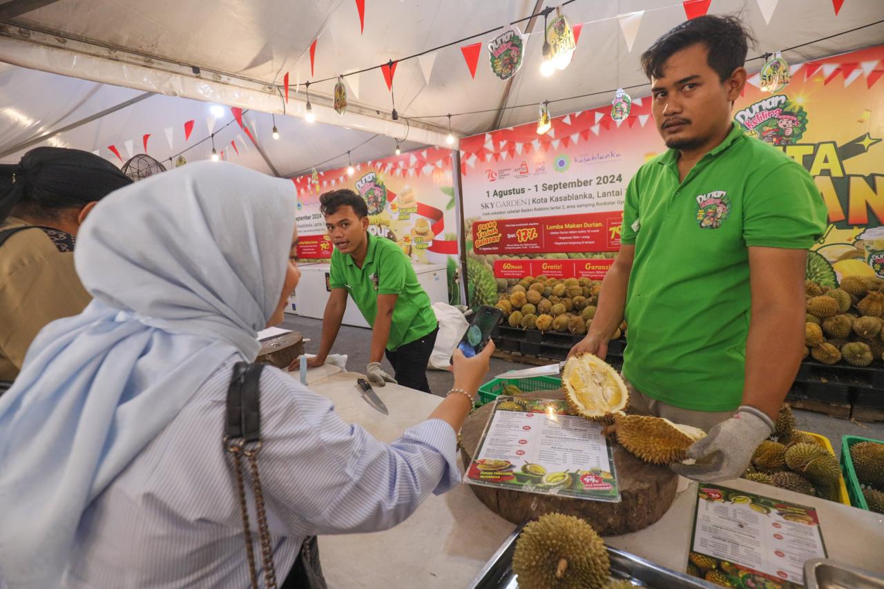 Sensasi Makan Durian...