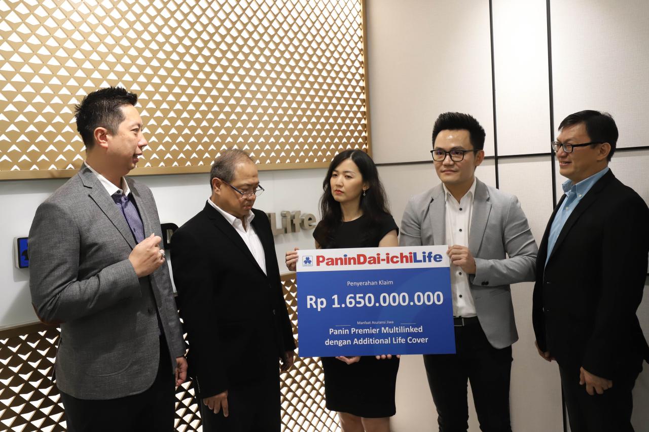 Pembayaran Klaim Asuransi...