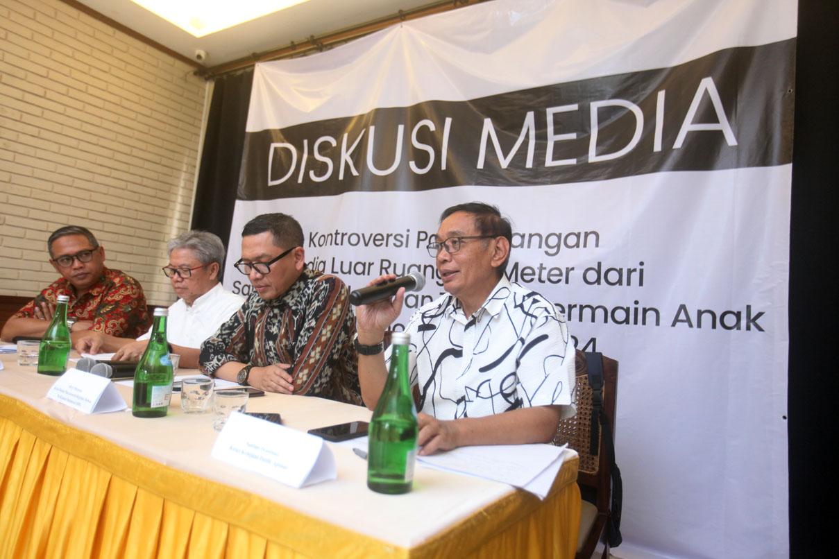Diskusi Media Pembahasan...