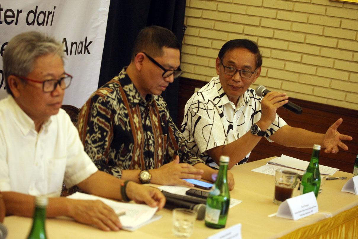 Diskusi Media Pembahasan...