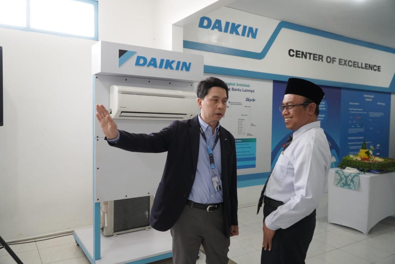 Melihat Pusat Keunggulan...