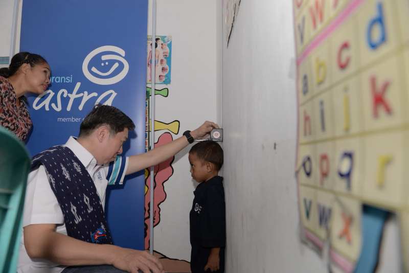 Anak-anak Sumba Sambut...