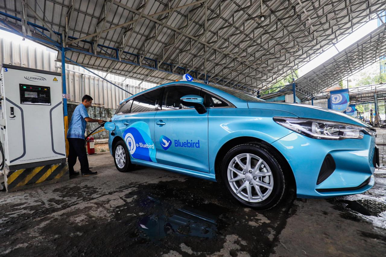Perawatan Armada e-Bluebird...