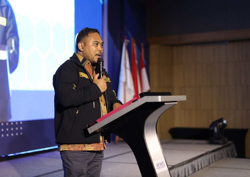 Rayakan HUT Pertama,...