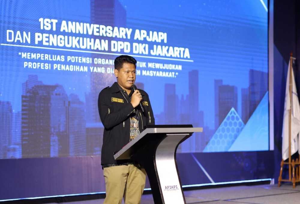 Rayakan HUT Pertama,...