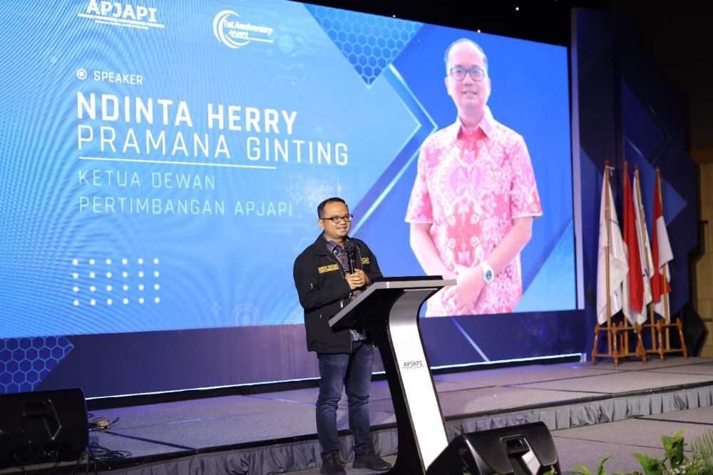Rayakan HUT Pertama,...