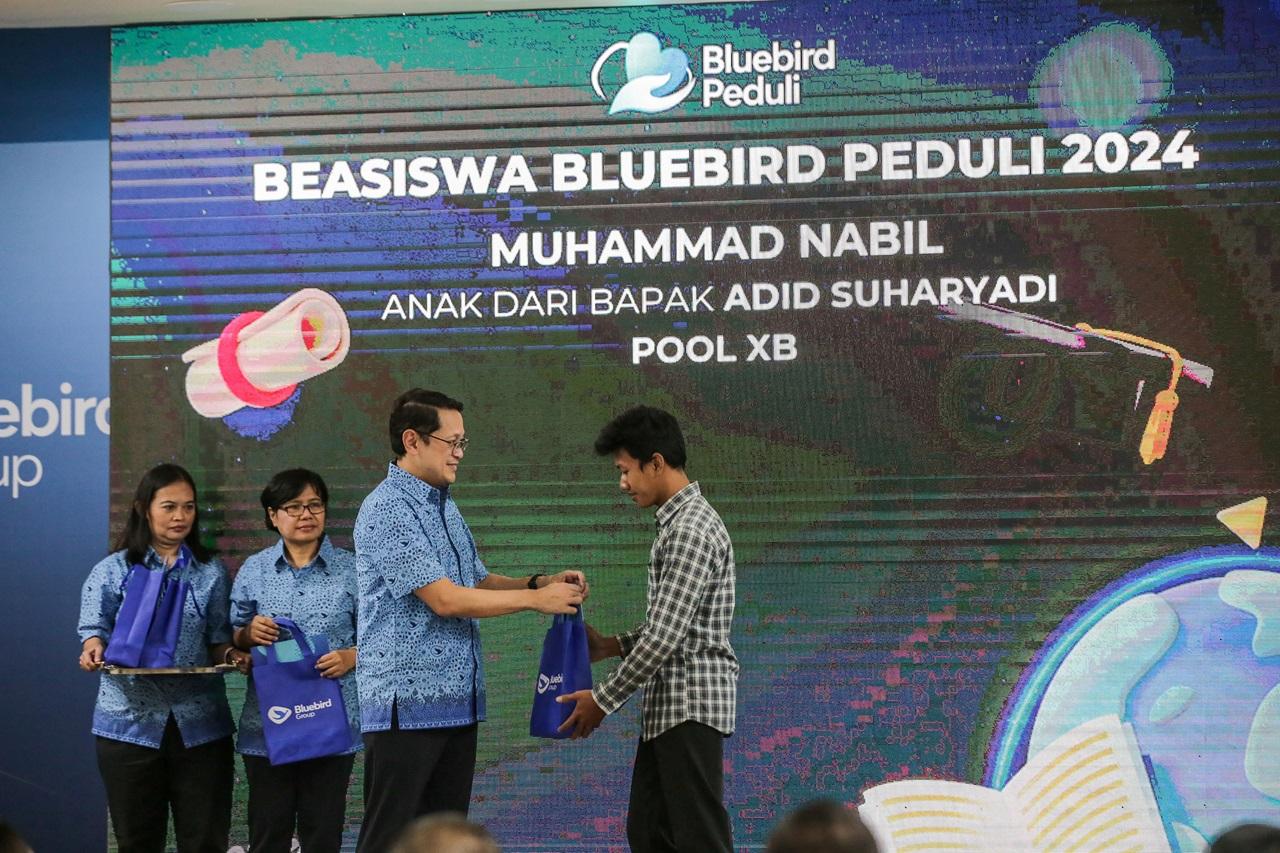 Bluebird Peduli Berikan...