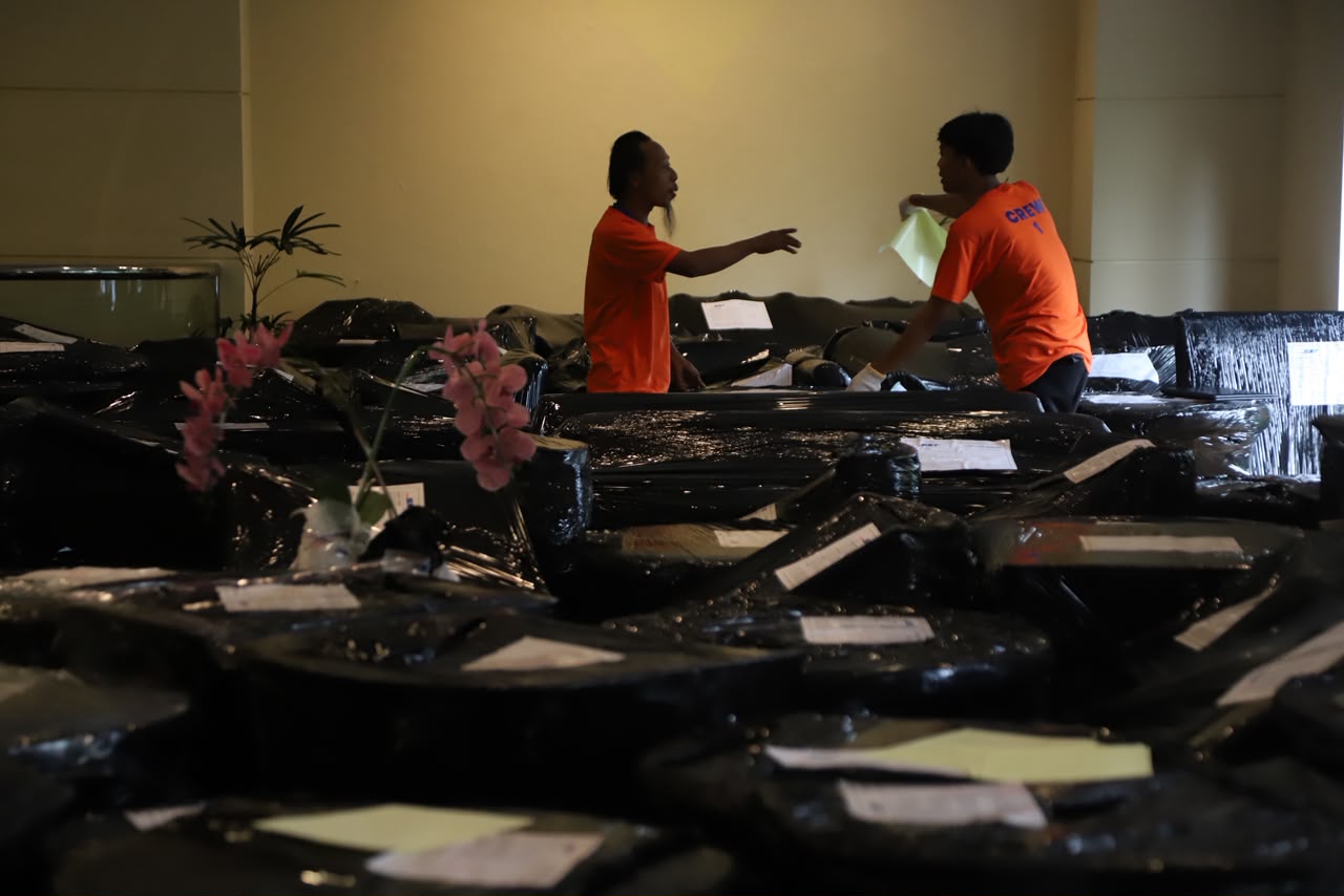 Barang-Barang Eks Hotel...