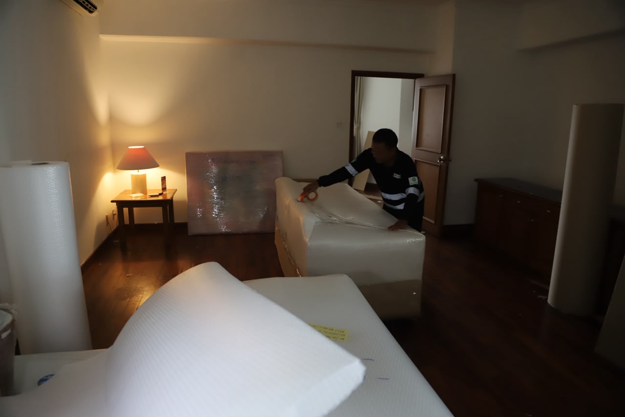 Barang-Barang Eks Hotel...