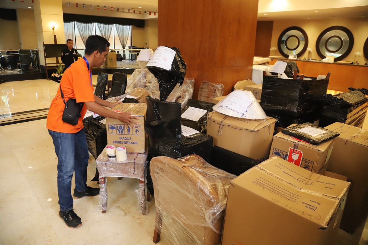 Barang-Barang Eks Hotel...