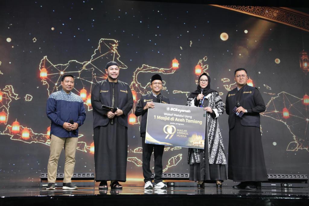 BCA Syariah Dukung Program...
