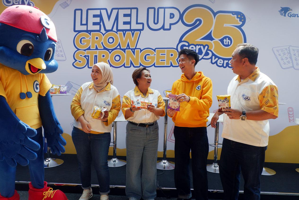 Gery Rayakan 25 Tahun,...