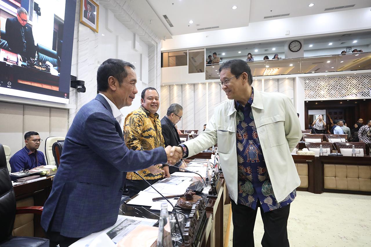 Komisi XI DPR Gelar...