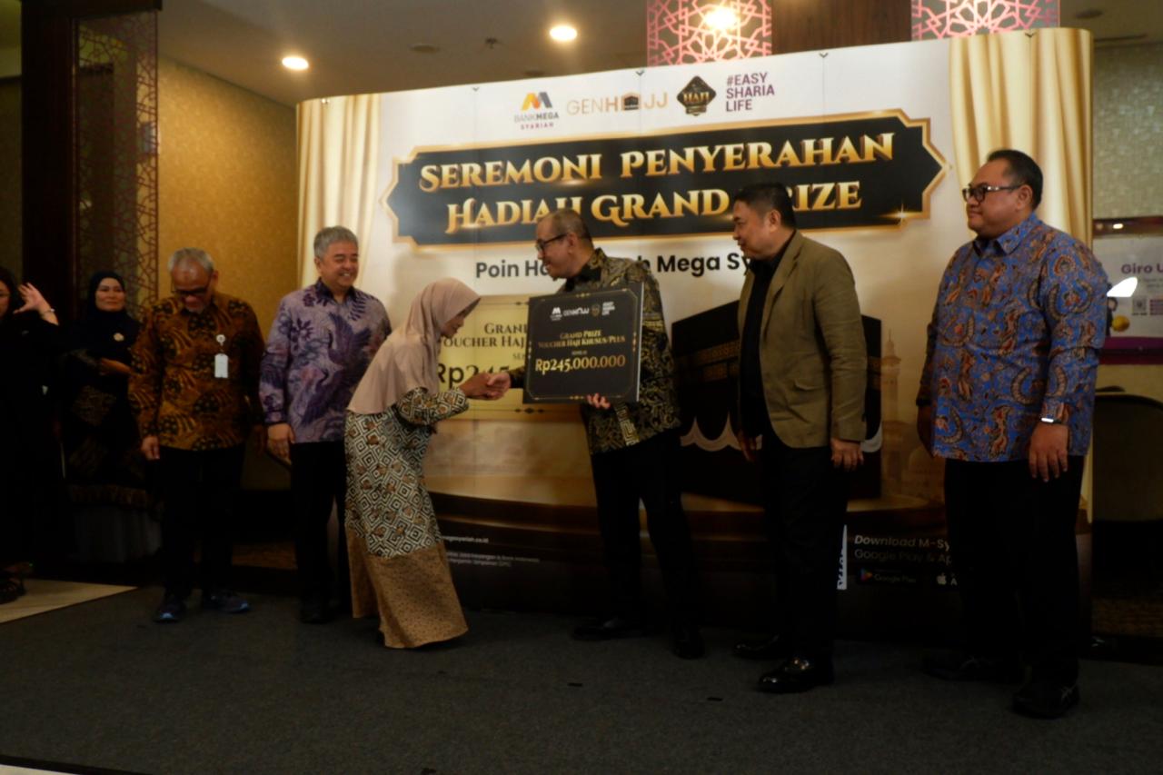 Penyerahan Grand Prize...