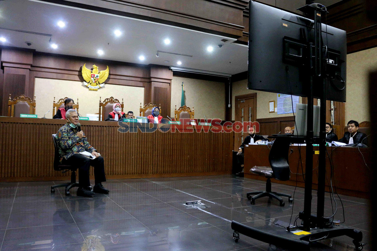 Sidang Kasus Suap PAW,...