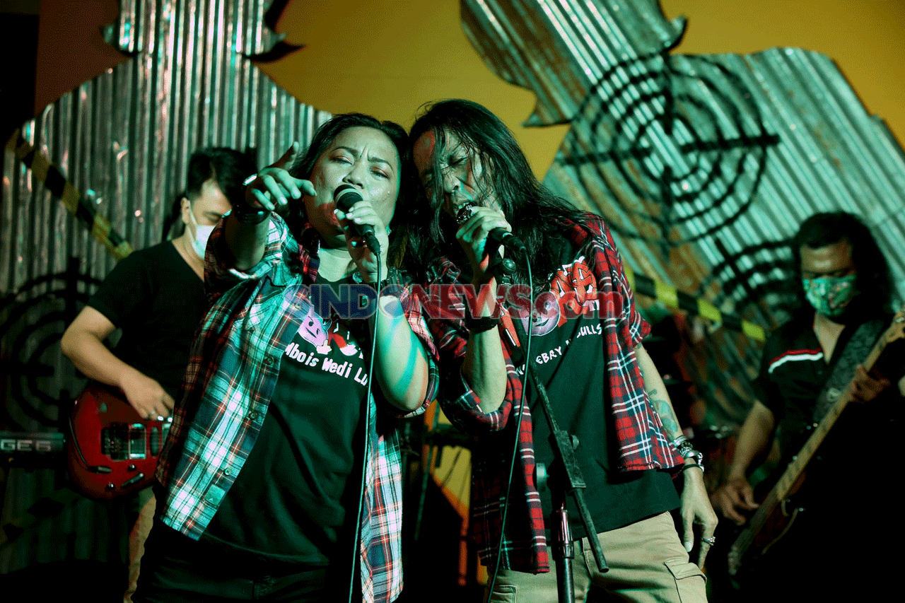 Konser Musik Rock Daring...