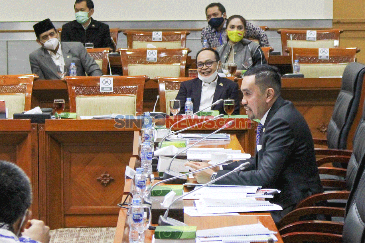 Rapat Komisi III DPR,...