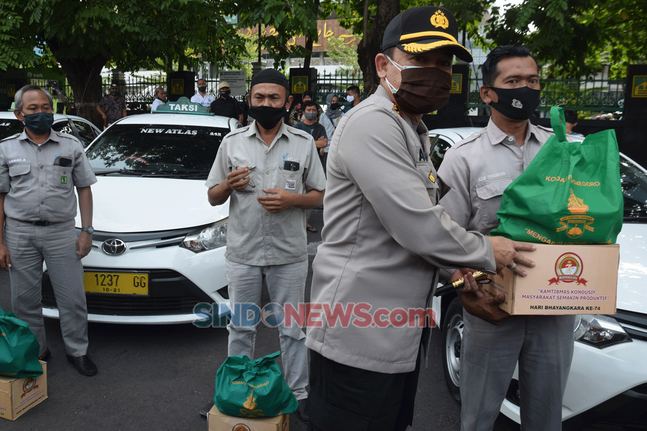 Baksos TNI-Polri Sasar...