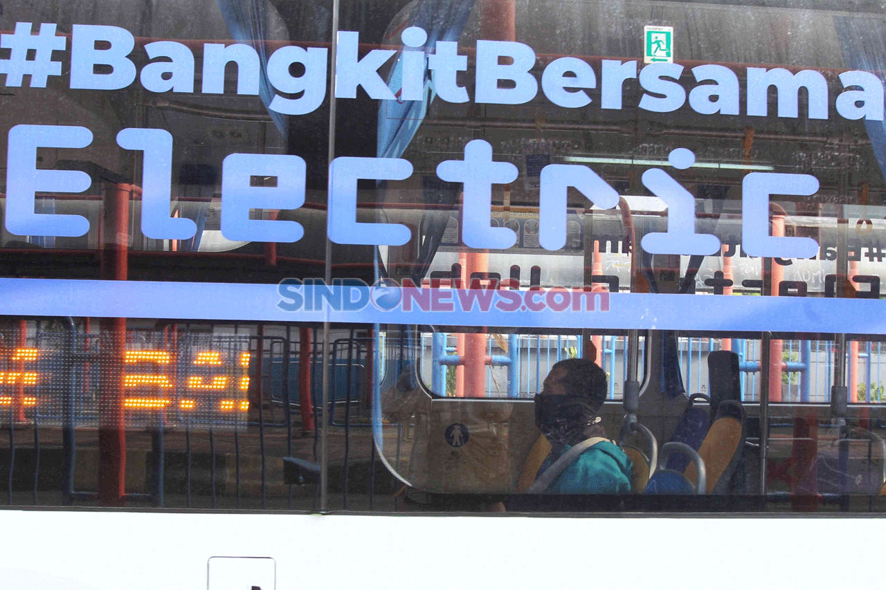 Terminal Blok M Sepi,...