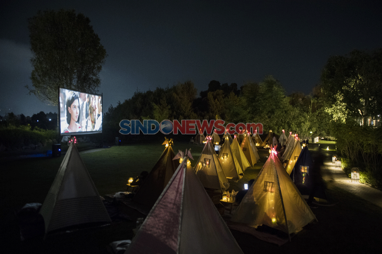 Bioskop Tenda di Bawah...