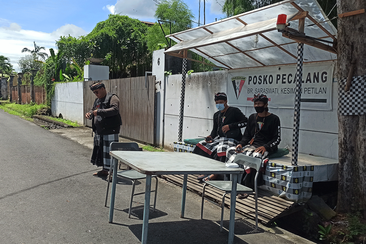 Patroli Pecalang Saat...